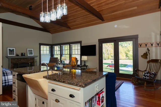 $2,100 | 1312 John Rissler Road, Charles Town, WV 25414