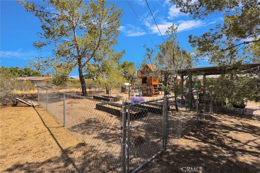 19282 Allegheny Road Apple Valley, CA 92307 - Photo 31 of 37 Gallery Image 31