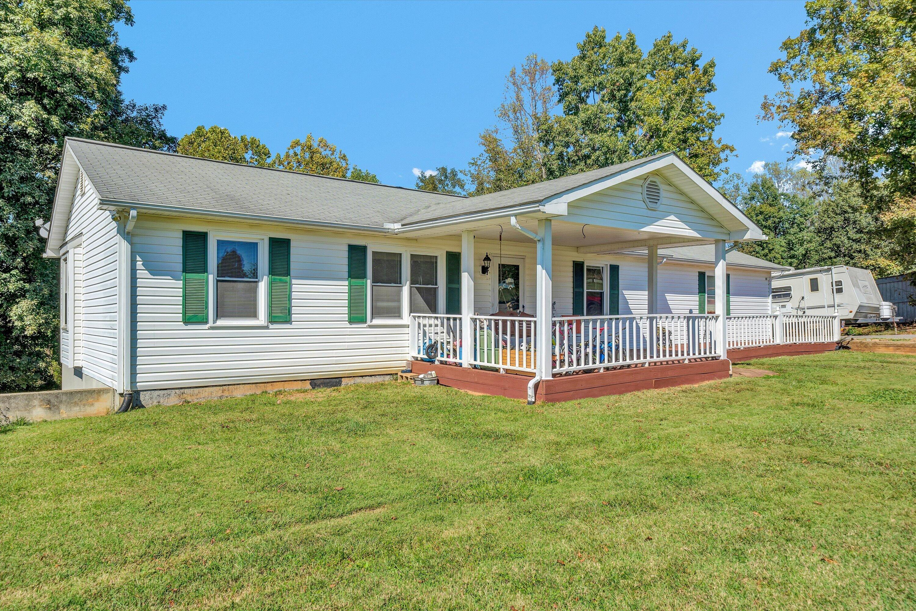333 Farmington Road Hardy, VA 24101 - Photo 1 of 44 Welcome Home!
