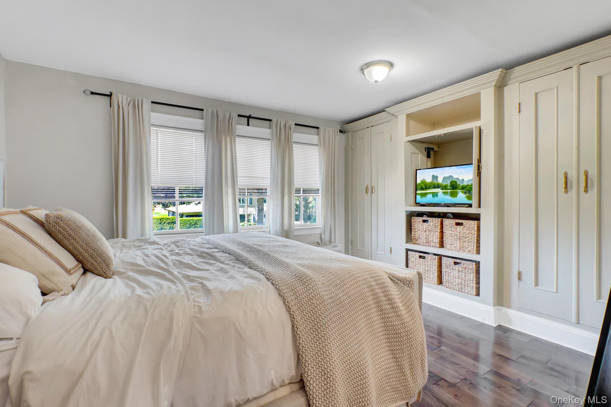 65 Roxbury Road Garden City, NY 11530 - Photo 26 of 39