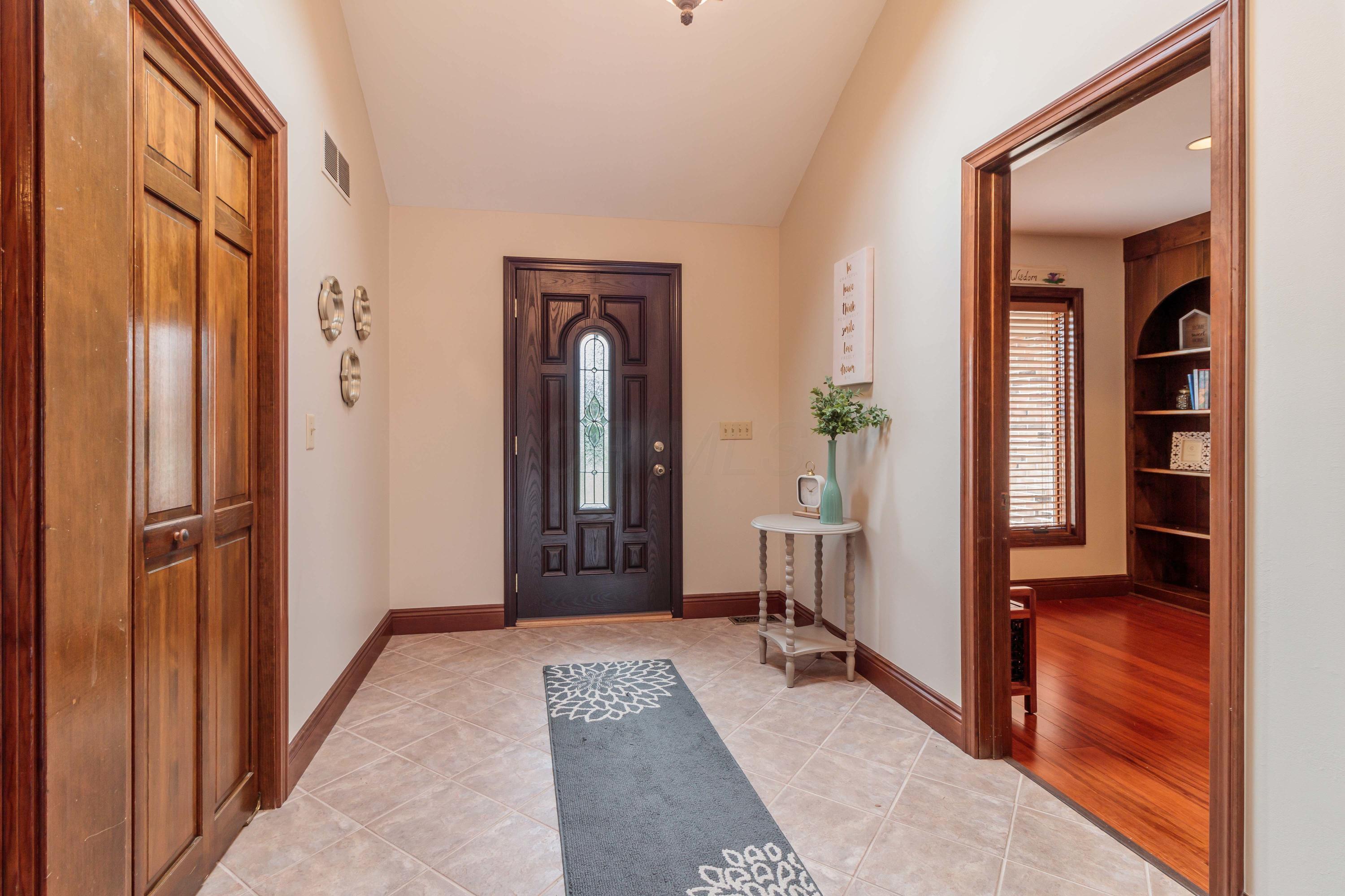 2080 Carriage Road Powell, OH 43065 - Photo 9 of 75 Gallery Image 9