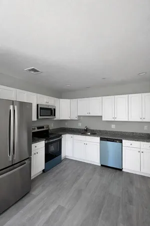 $1,800 | 531 R Washington Street, Unit 1, Whitman, MA 02382