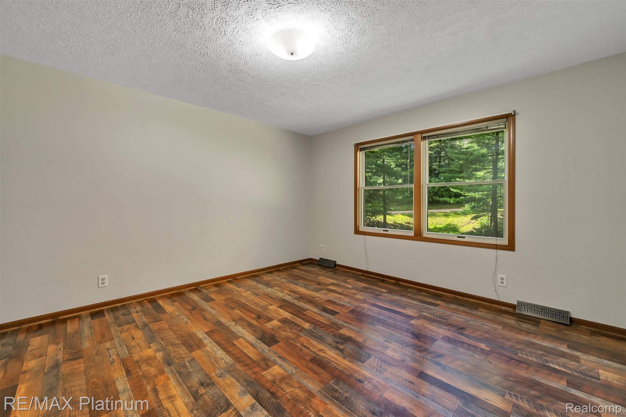 3319 Jewell Road Howell, MI 48843 - Photo 19 of 34 DC1E8C0D-C0AF-46E0-A159-B1E6563F03F2.jpeg