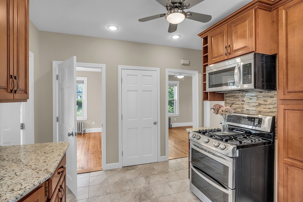 352 Sterling Street Clinton, MA 01510 - Photo 18 of 42 Gallery Image 18