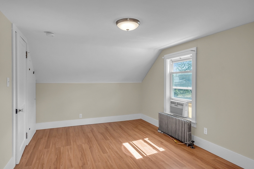 352 Sterling Street Clinton, MA 01510 - Photo 27 of 42 Gallery Image 27
