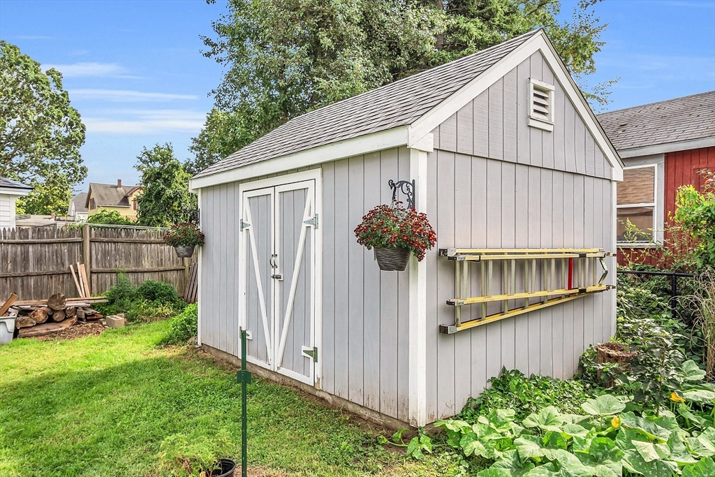 352 Sterling Street Clinton, MA 01510 - Photo 38 of 42 Gallery Image 38