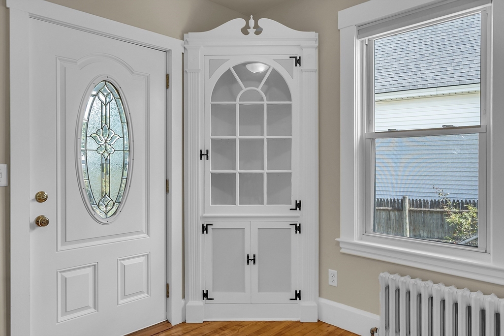 352 Sterling Street Clinton, MA 01510 - Photo 9 of 42 Gallery Image 9