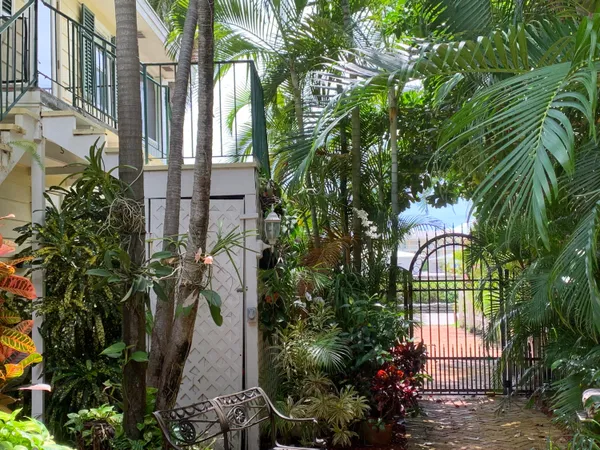 $10,000 | 24 Marine Way, Delray Beach, FL 33483