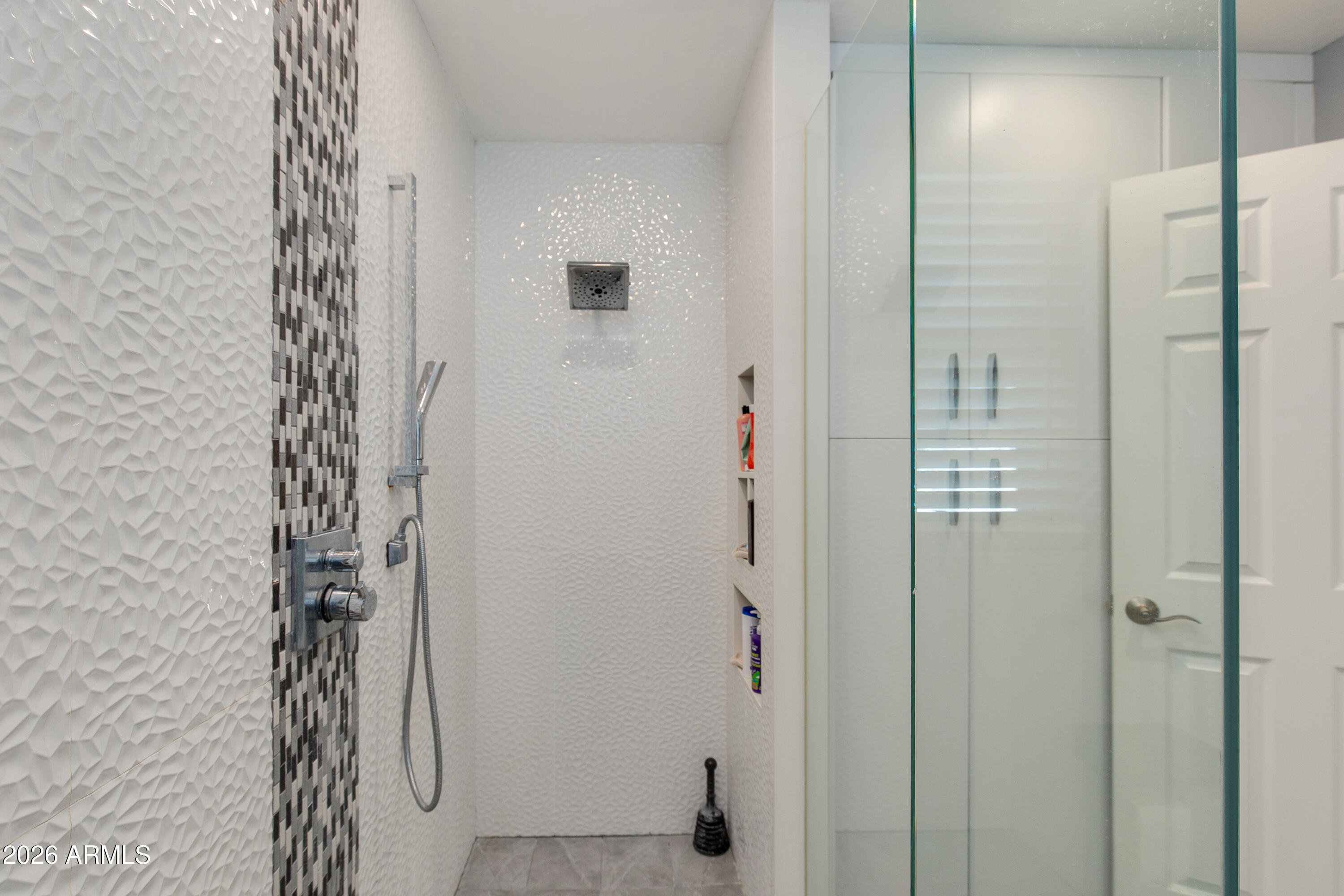 8219 North 3rd Avenue Phoenix, AZ 85021 - Photo 32 of 52 a bathroom with a shower