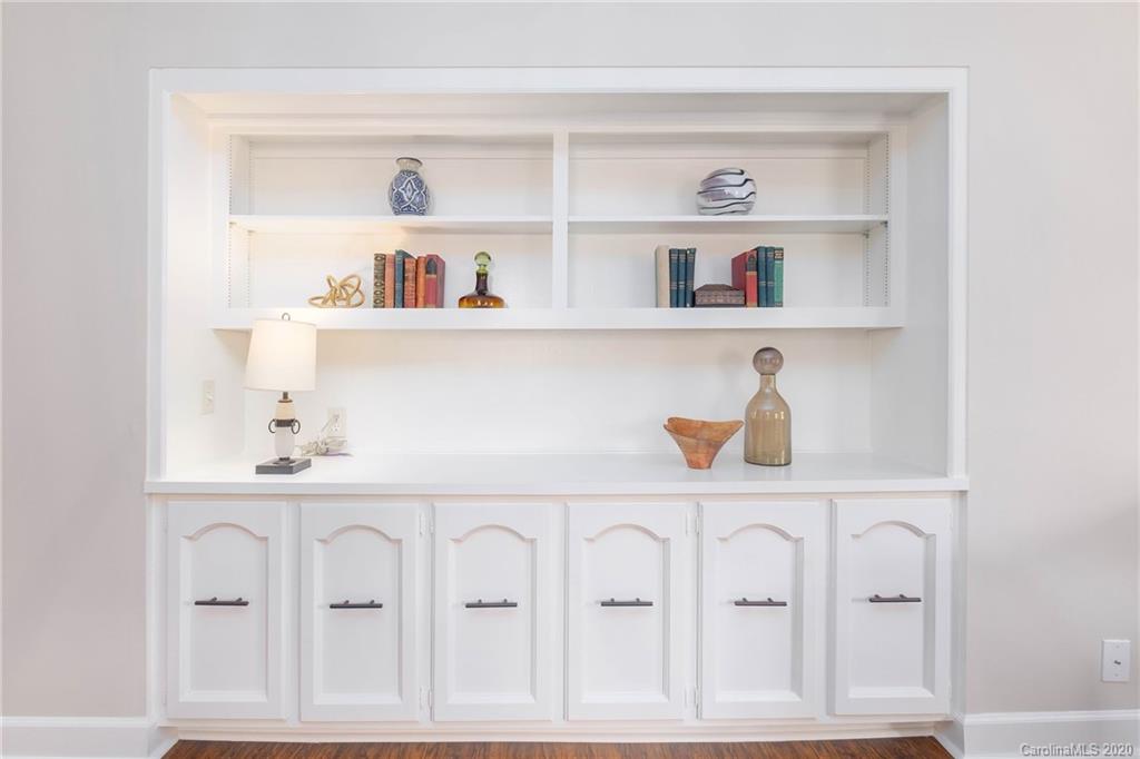 4527 Gaynor Road, Unit 302 Charlotte, NC 28211 - Photo 16 of 32 Gallery Image 16