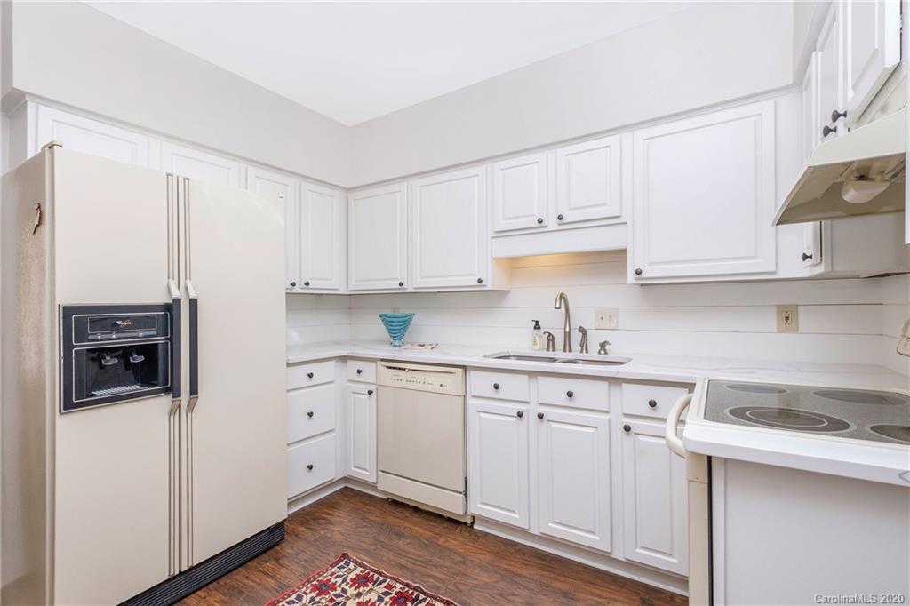 4527 Gaynor Road, Unit 302 Charlotte, NC 28211 - Photo 3 of 32 Gallery Image 3