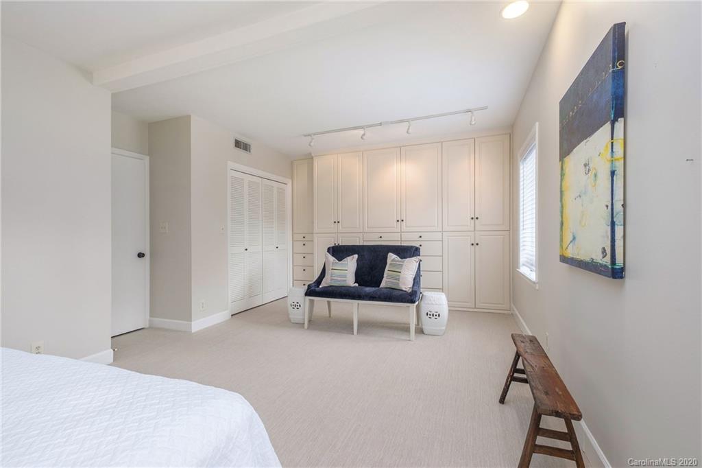 4527 Gaynor Road, Unit 302 Charlotte, NC 28211 - Photo 23 of 32 Gallery Image 23
