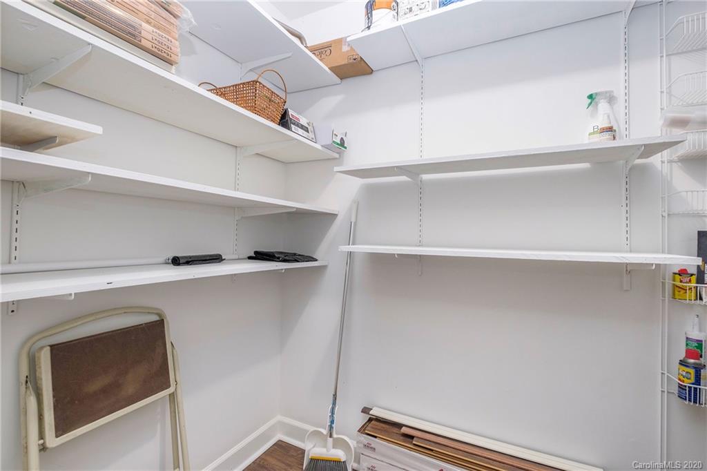 4527 Gaynor Road, Unit 302 Charlotte, NC 28211 - Photo 25 of 32 Gallery Image 25