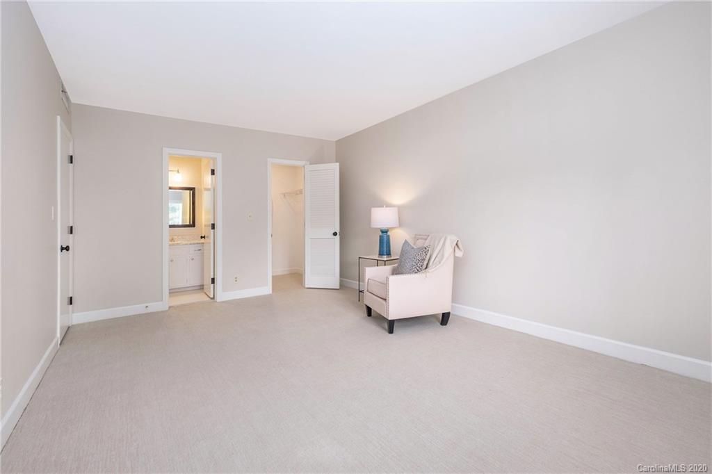 4527 Gaynor Road, Unit 302 Charlotte, NC 28211 - Photo 26 of 32 Gallery Image 26