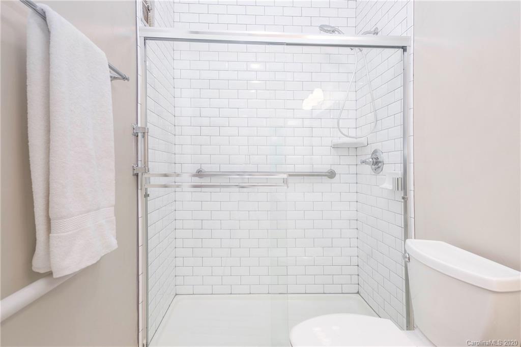 4527 Gaynor Road, Unit 302 Charlotte, NC 28211 - Photo 30 of 32 Gallery Image 30