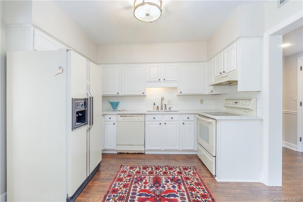 4527 Gaynor Road, Unit 302 Charlotte, NC 28211 - Photo 5 of 32 Gallery Image 5