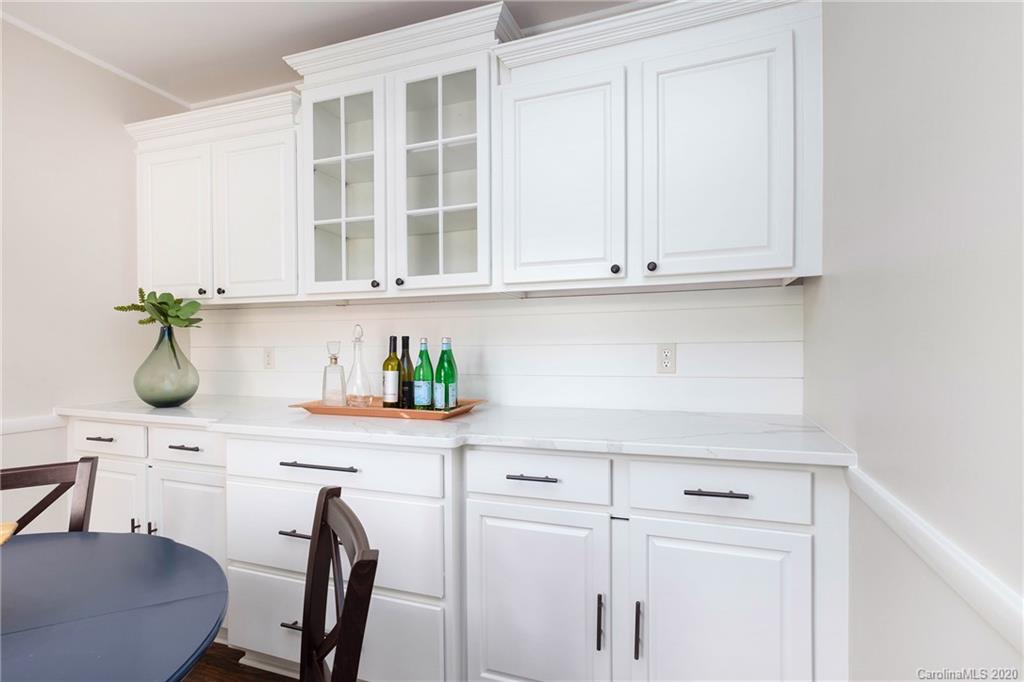 4527 Gaynor Road, Unit 302 Charlotte, NC 28211 - Photo 9 of 32 Gallery Image 9