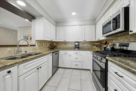 $419,000 | 5714 Innsbruck Street, Bellaire, TX 77401