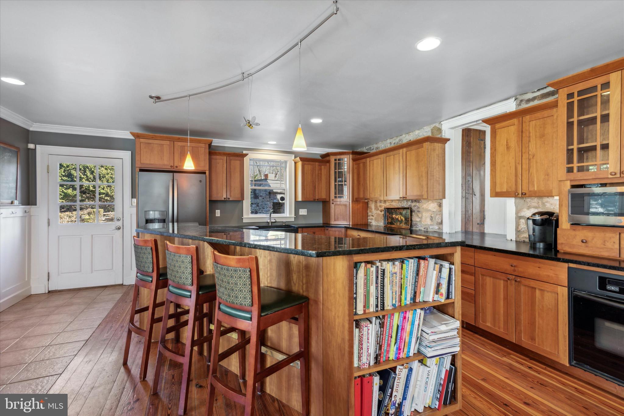 737 Hoover Road Blue Bell, PA 19422 - Photo 21 of 68 GR kitchen