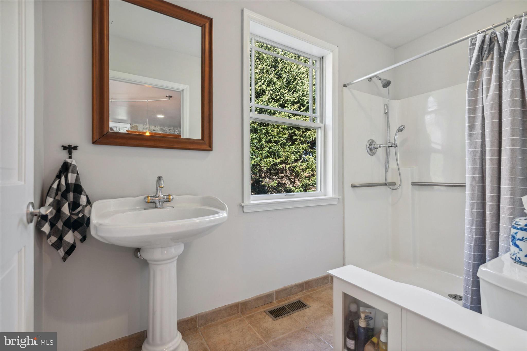 737 Hoover Road Blue Bell, PA 19422 - Photo 28 of 68 1st floor full bath