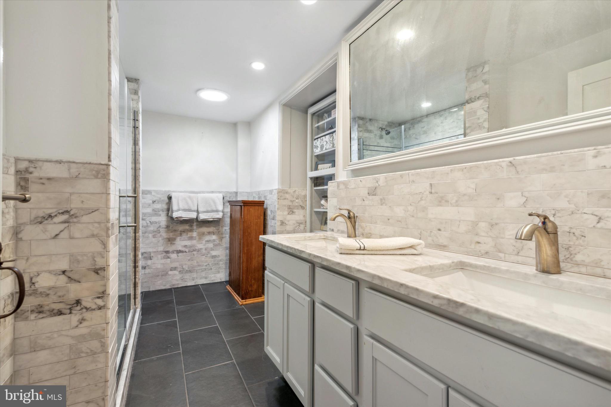 737 Hoover Road Blue Bell, PA 19422 - Photo 42 of 68 2nd floor hall bath