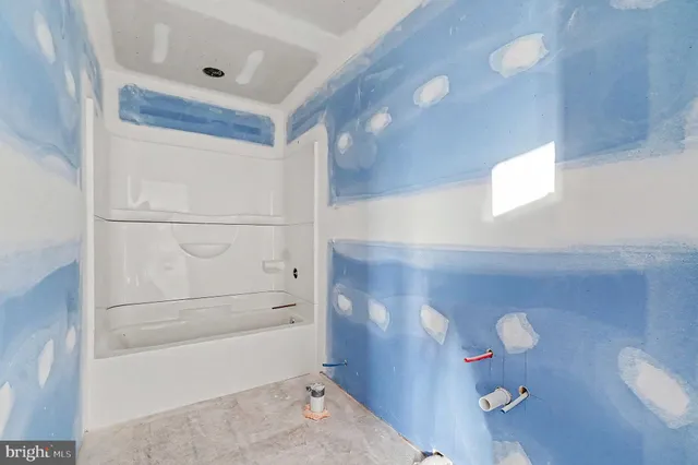 a view of walk in closet