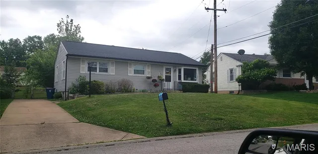 $2,100 | 10832 Three Ct Drive, St. Louis, MO 63123