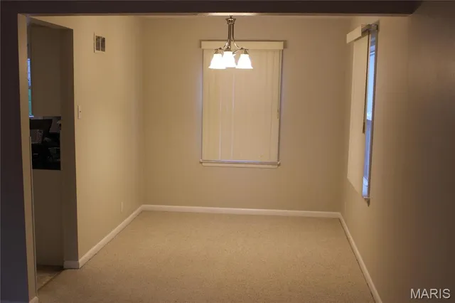 $2,100 | 10832 Three Ct Drive, St. Louis, MO 63123