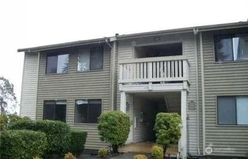 $1,630 | 1725 West Sunn Fjord Lane, Unit J101, Bremerton, WA 98312