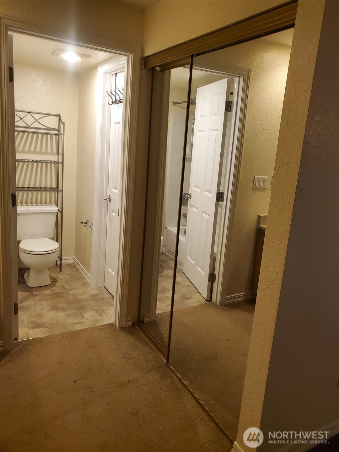 1725 West Sunn Fjord Lane, Unit J101 Bremerton, WA 98312 - Photo 11 of 20