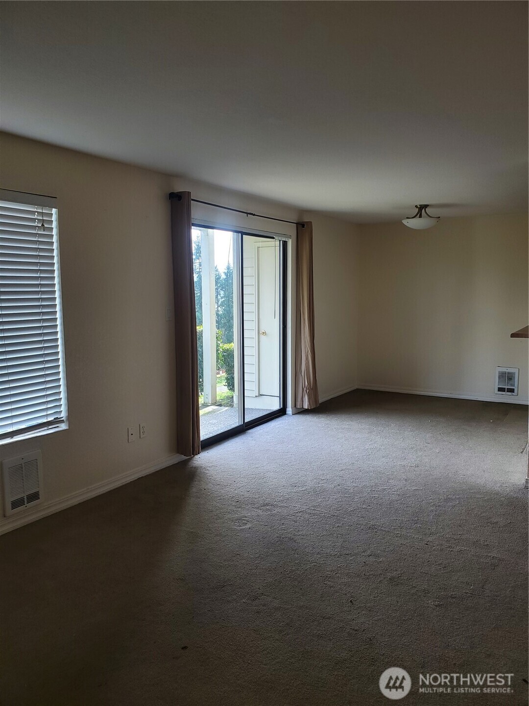 1725 West Sunn Fjord Lane, Unit J101 Bremerton, WA 98312 - Photo 2 of 20