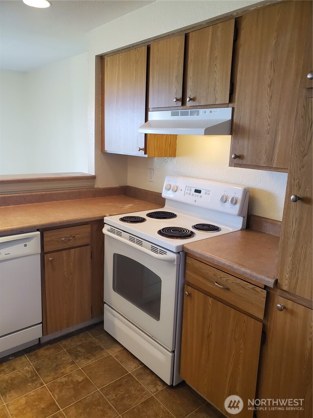 1725 West Sunn Fjord Lane, Unit J101 Bremerton, WA 98312 - Photo 3 of 20