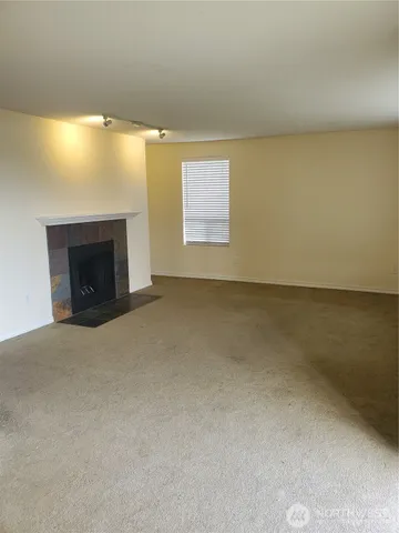 $1,630 | 1725 West Sunn Fjord Lane, Unit J101, Bremerton, WA 98312