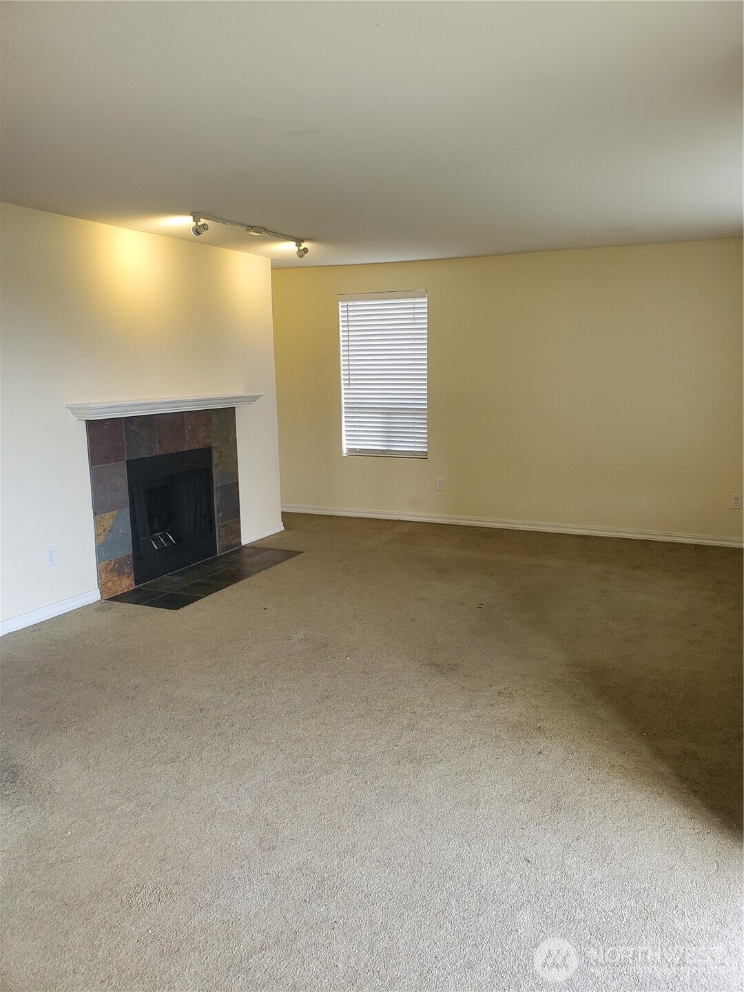 1725 West Sunn Fjord Lane, Unit J101 Bremerton, WA 98312 - Photo 6 of 20