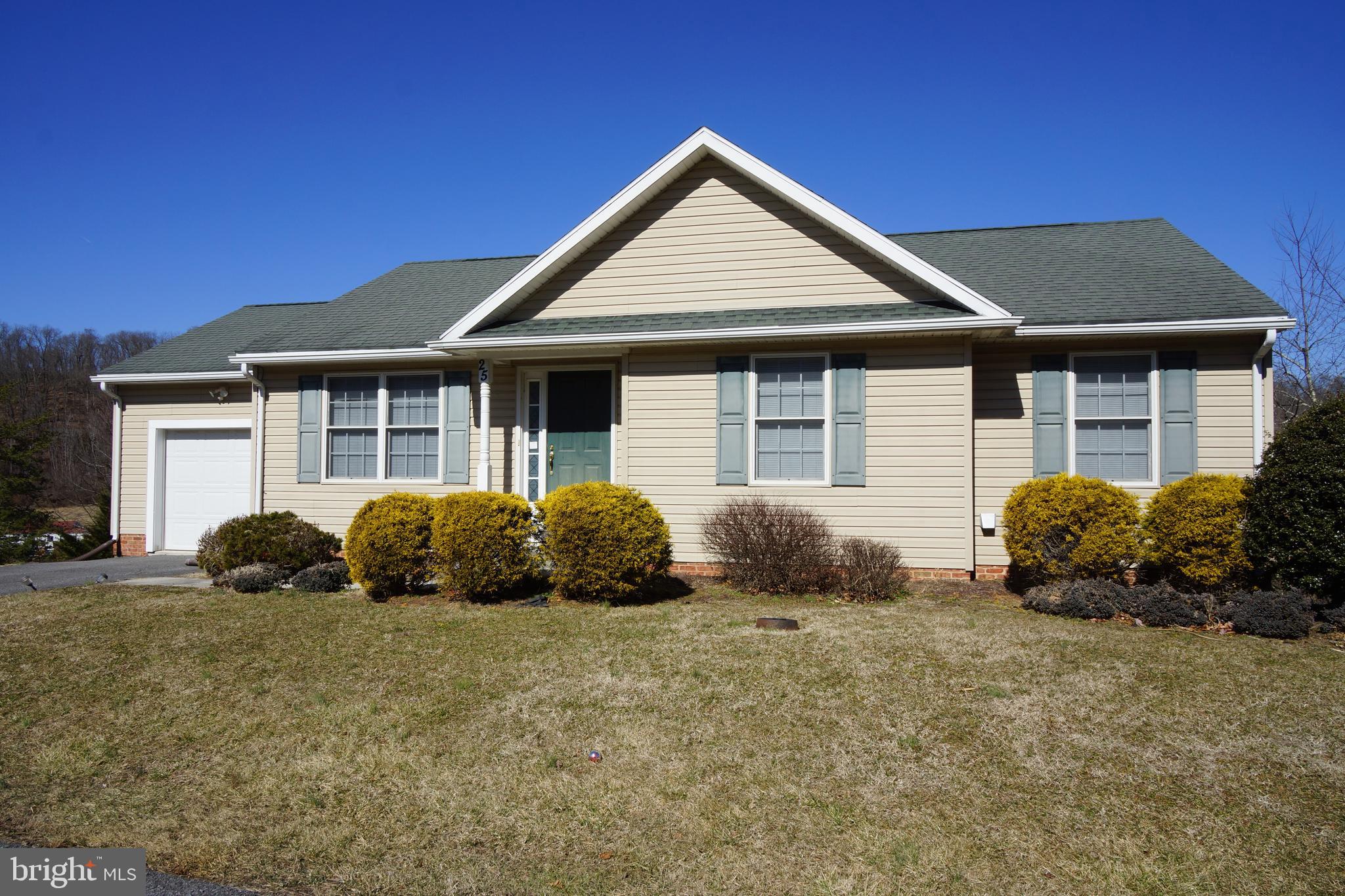 25 Sable Run Road Hancock, MD 21750 - Photo 1 of 58 Main level living on cul-de-sac location!