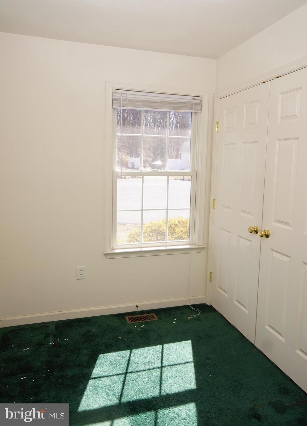 25 Sable Run Road Hancock, MD 21750 - Photo 37 of 58 Bedroom #3 with laundry, use an office