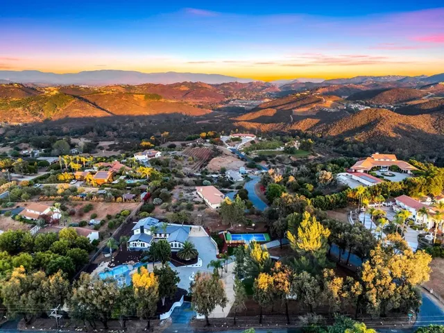 $1,799,000 | 3065 Fairview Drive, Vista, CA 92084