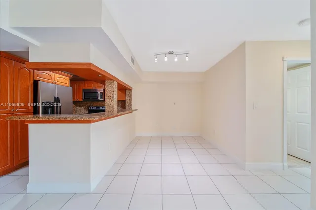 $2,100 | 11800 Southwest 18th Street, Unit 1124, Miami, FL 33175