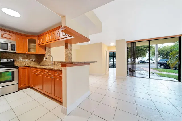 $2,100 | 11800 Southwest 18th Street, Unit 1124, Miami, FL 33175