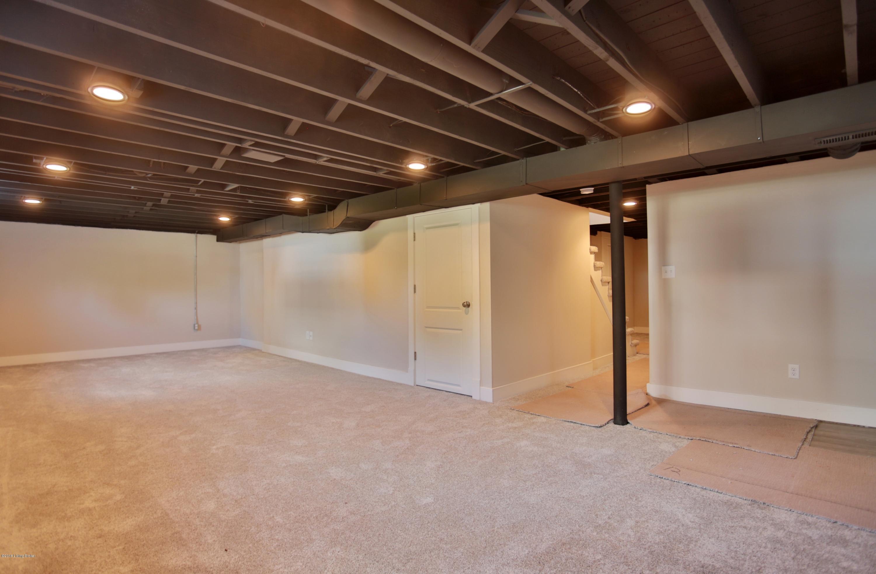 218 Hemingway Road Louisville, KY 40207 - Photo 48 of 52 48