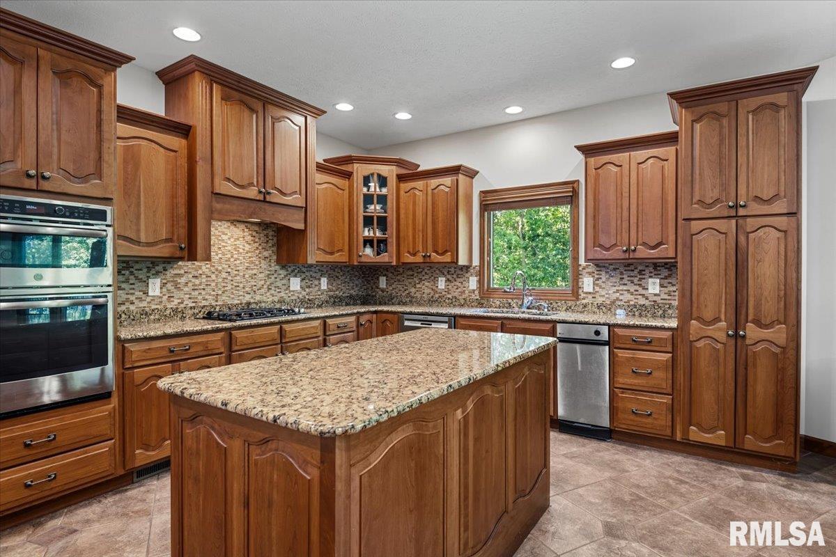 47 Woodland Trail Rochester, IL 62563 - Photo 15 of 99