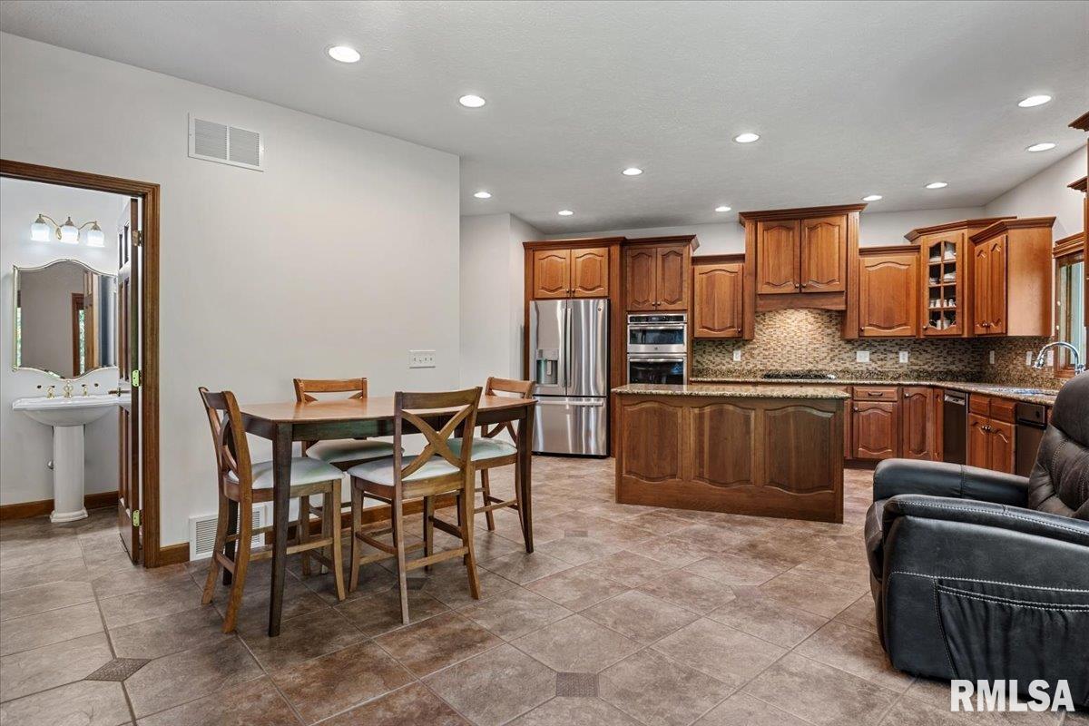 47 Woodland Trail Rochester, IL 62563 - Photo 19 of 99