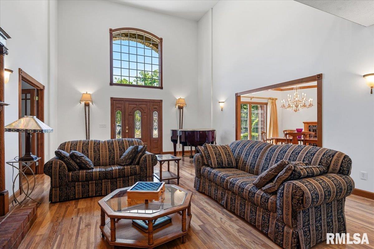 47 Woodland Trail Rochester, IL 62563 - Photo 5 of 99