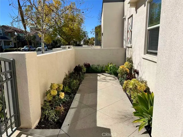 $4,900 | 129 Mongoose, Irvine, CA 92618