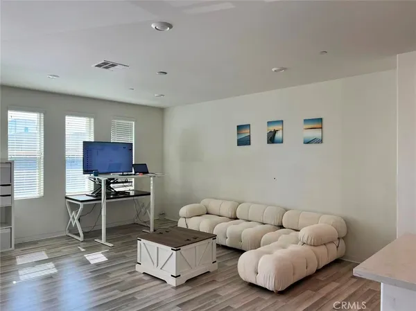 $4,900 | 129 Mongoose, Irvine, CA 92618