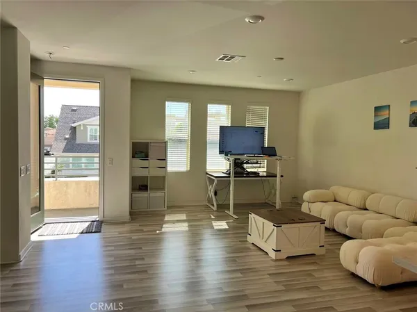 $4,900 | 129 Mongoose, Irvine, CA 92618