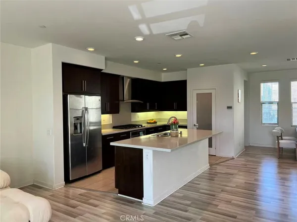 $4,900 | 129 Mongoose, Irvine, CA 92618