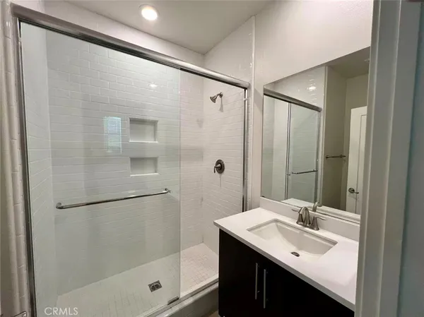 $4,900 | 129 Mongoose, Irvine, CA 92618