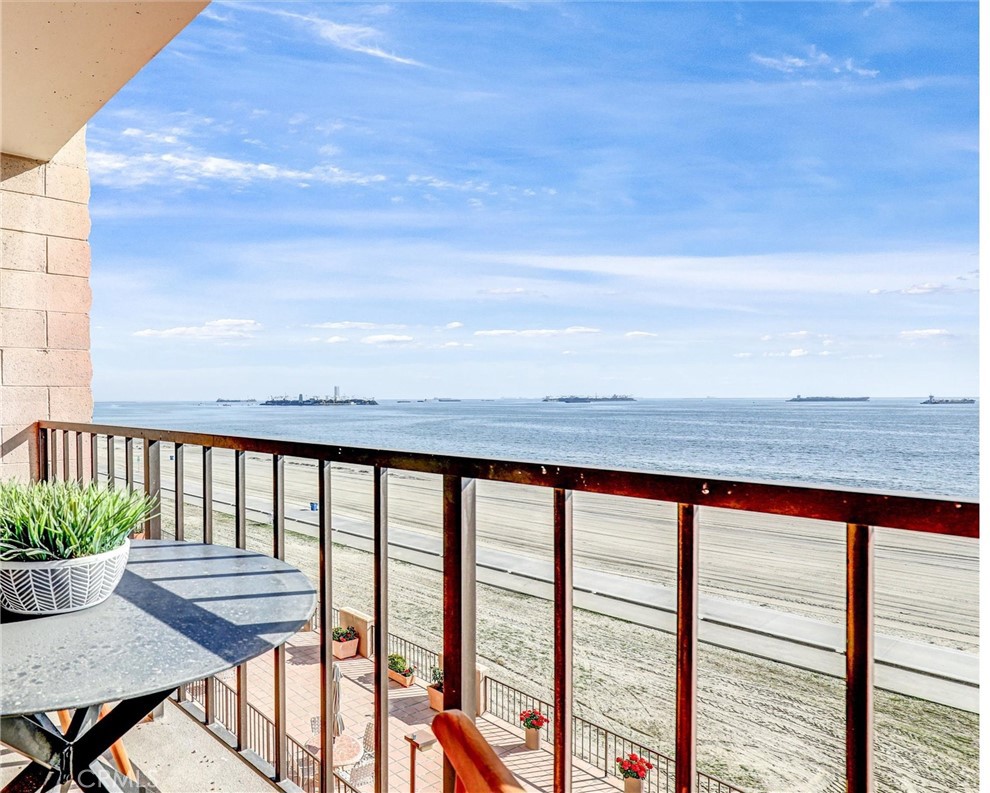 1750 East Ocean Boulevard, Unit 213 Long Beach, CA 90802 - Photo 26 of 52 a view of roof deck with wooden fence