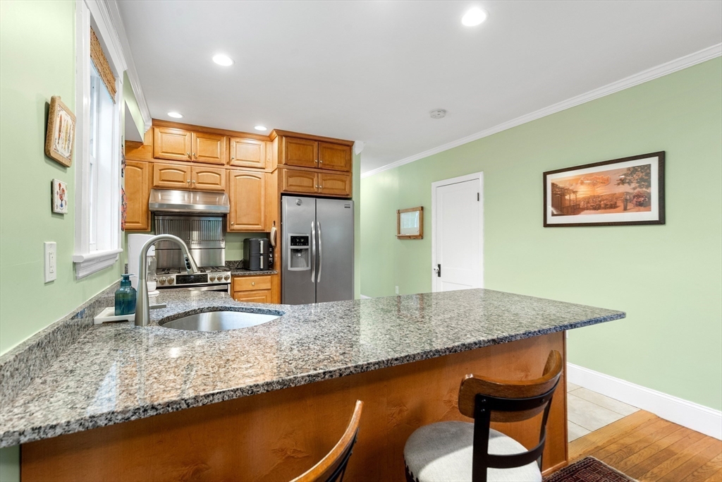 304 Lowell Street Reading, MA 01867 - Photo 16 of 32